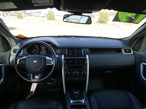 Used 2019 Land Rover Discovery Sport SE image 20