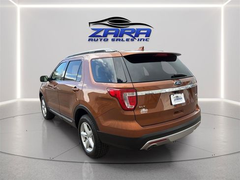 Used 2017 Ford Explorer XLT w/ Equipment Group 202A AWD/4WD image 5