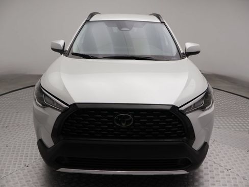 Certified 2024 Toyota Corolla Cross LE FWD image 5