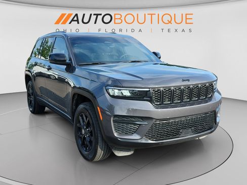Used 2025 Jeep Grand Cherokee Altitude AWD/4WD image 8