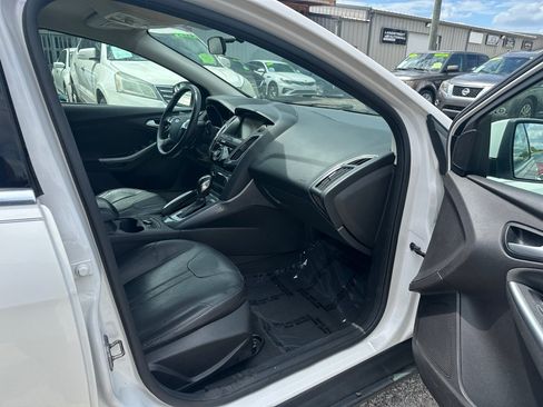 Used 2013 Ford Focus Titanium FWD image 12