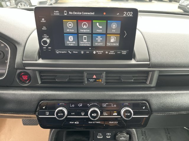Used 2025 Honda Pilot Touring image 14