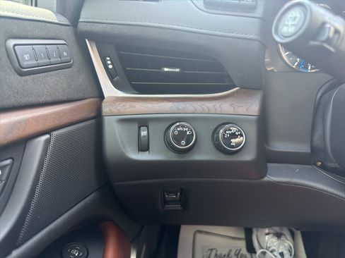 Used 2019 Cadillac Escalade Premium Luxury w/ LPO, Escalade Noir Package AWD/4WD image 13