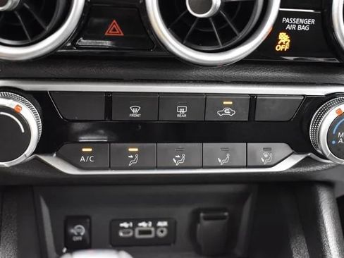 Used 2025 Nissan Sentra SV FWD image 32