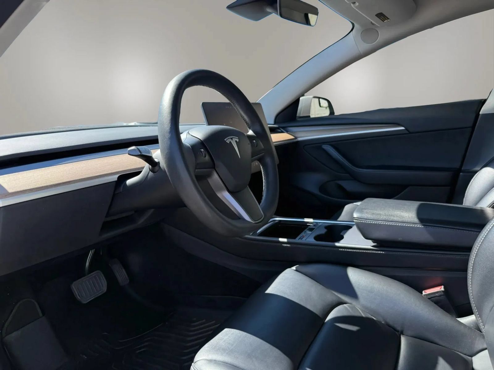 Used 2021 Tesla Model 3 Standard Range Plus RWD image 10