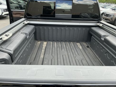 Used 2023 Nissan Titan Platinum Reserve w/ Moonroof Package AWD/4WD image 17