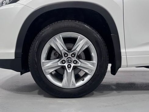 Used 2019 Toyota Highlander Limited AWD/4WD image 30