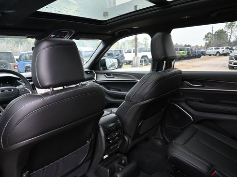 New 2026 Jeep Grand Cherokee L Limited image 19