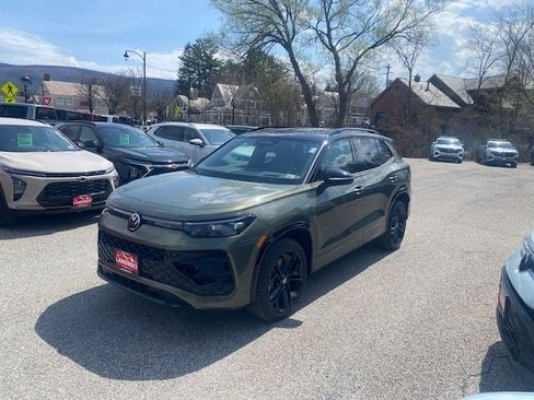 New 2026 Volkswagen Tiguan SE R-Line AWD/4WD image 3