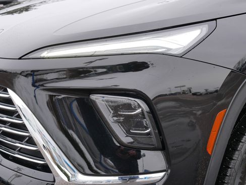 Certified 2025 Buick Enclave Preferred image 16