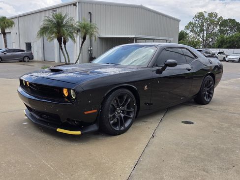 Used 2021 Dodge Challenger R/T Scat Pack RWD image 3