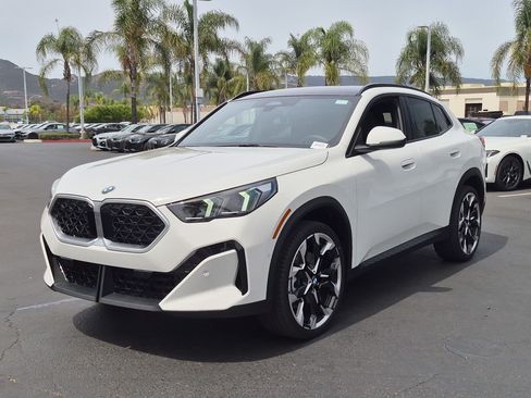 New 2026 BMW X2 xDrive28i w/ Convenience Package AWD/4WD image 5