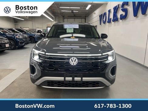 New 2026 Volkswagen Atlas Peak Edition image 6