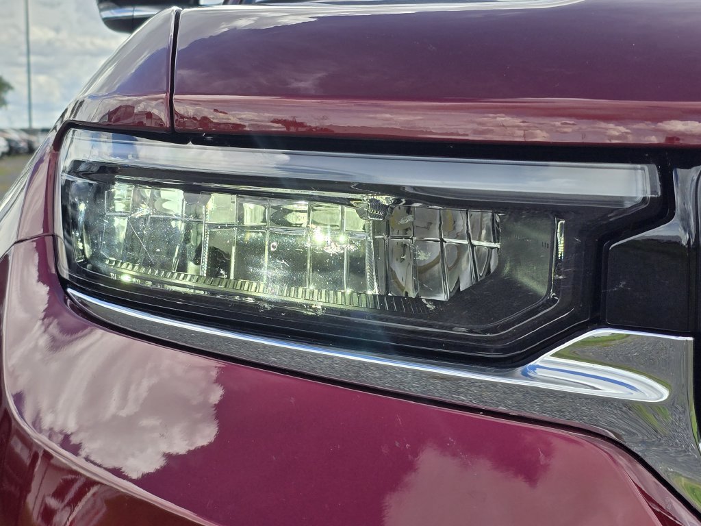 Used 2025 Jeep Grand Cherokee Limited RWD image 10