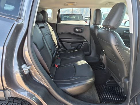 Used 2018 Jeep Compass Latitude w/ Popular Equipment Group AWD/4WD image 28