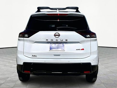 Used 2025 Nissan Rogue SV w/ Rock Creek Premium Package image 4