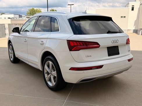 Used 2020 Audi Q5 2.0T Premium Plus w/ Premium Plus Package AWD/4WD image 5