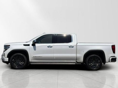 Used 2022 GMC Sierra 1500 Denali Ultimate AWD/4WD image 3
