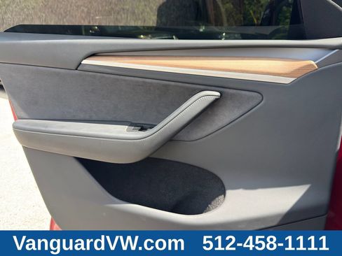 Used 2025 Tesla Model Y Long Range RWD image 24