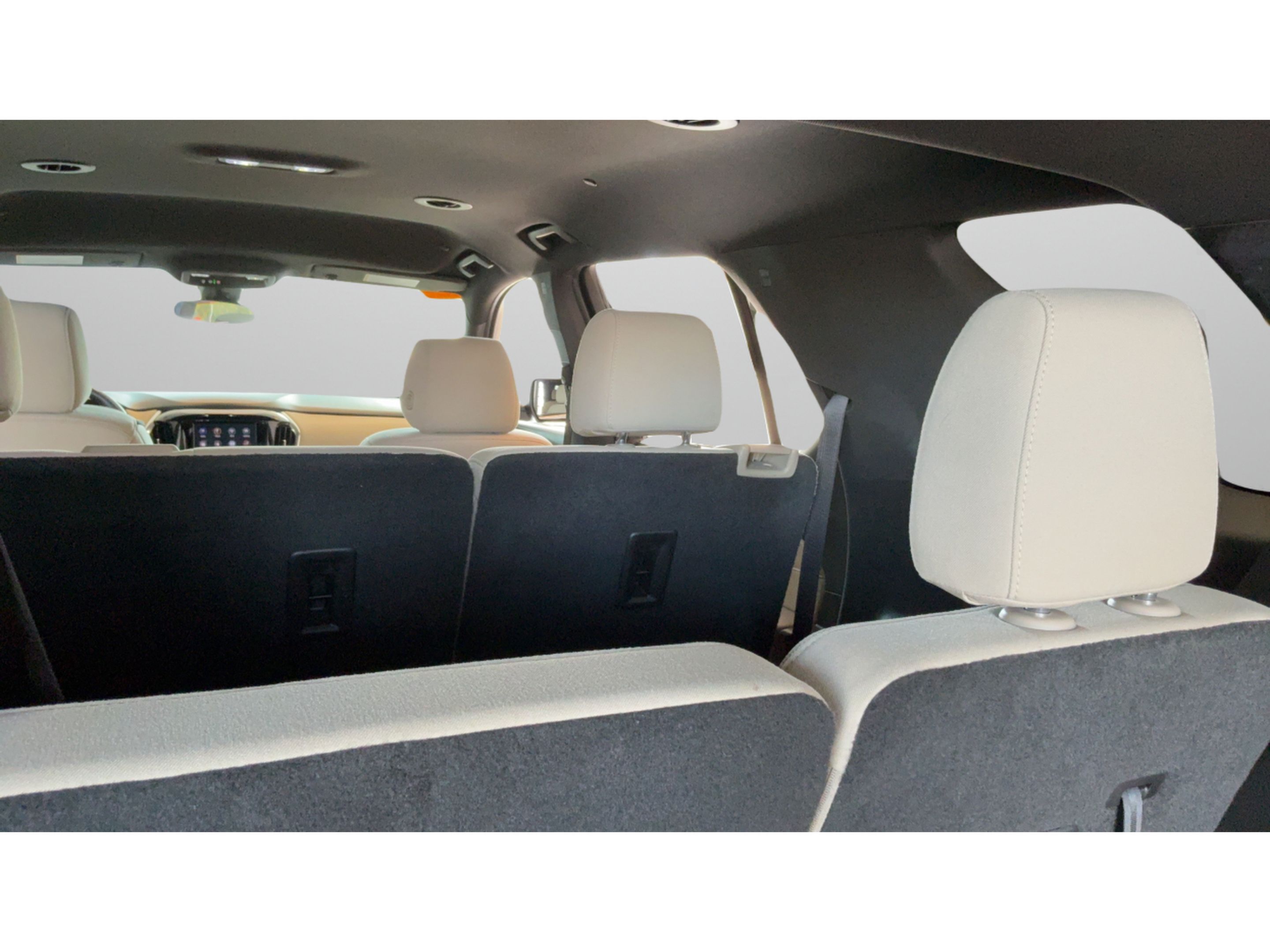 Used 2022 Chevrolet Traverse LS FWD image 33