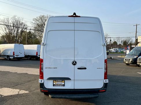 Used 2023 Mercedes-Benz Sprinter 2500 image 5