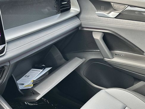 New 2026 Volkswagen Tiguan SE R-Line image 32