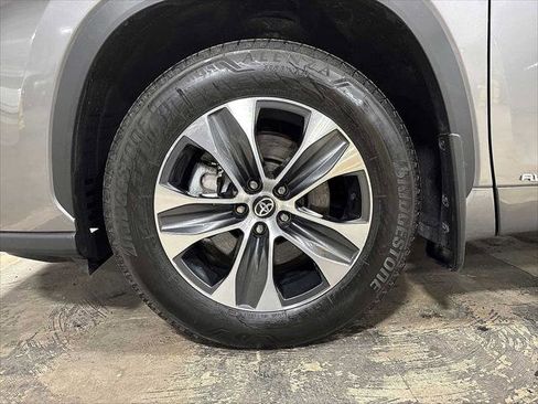 Certified 2026 Toyota Highlander XLE AWD/4WD image 10