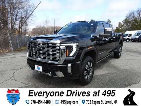 Used 2024 GMC Sierra 2500 Denali w/ Denali Reserve Package AWD/4WD image 1