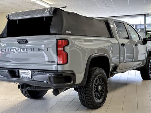 Used 2024 Chevrolet Silverado 2500 ZR2 w/ Technology Package AWD/4WD image 4