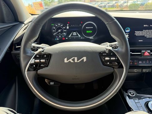 Used 2023 Kia Niro Wind w/ Wind Preserve Package FWD image 16