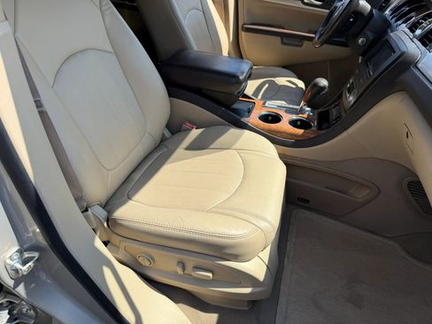 Used 2011 Buick Enclave CXL FWD image 19