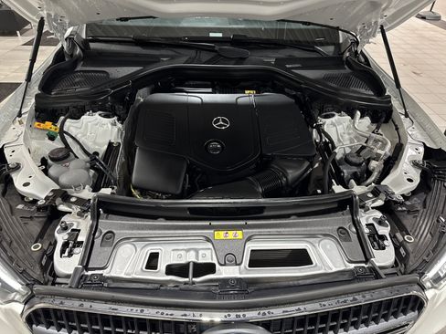 Used 2025 Mercedes-Benz GLC 350e 4MATIC w/ Driver Assistance Package image 20