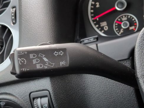 Used 2018 Volkswagen Tiguan Limited image 27