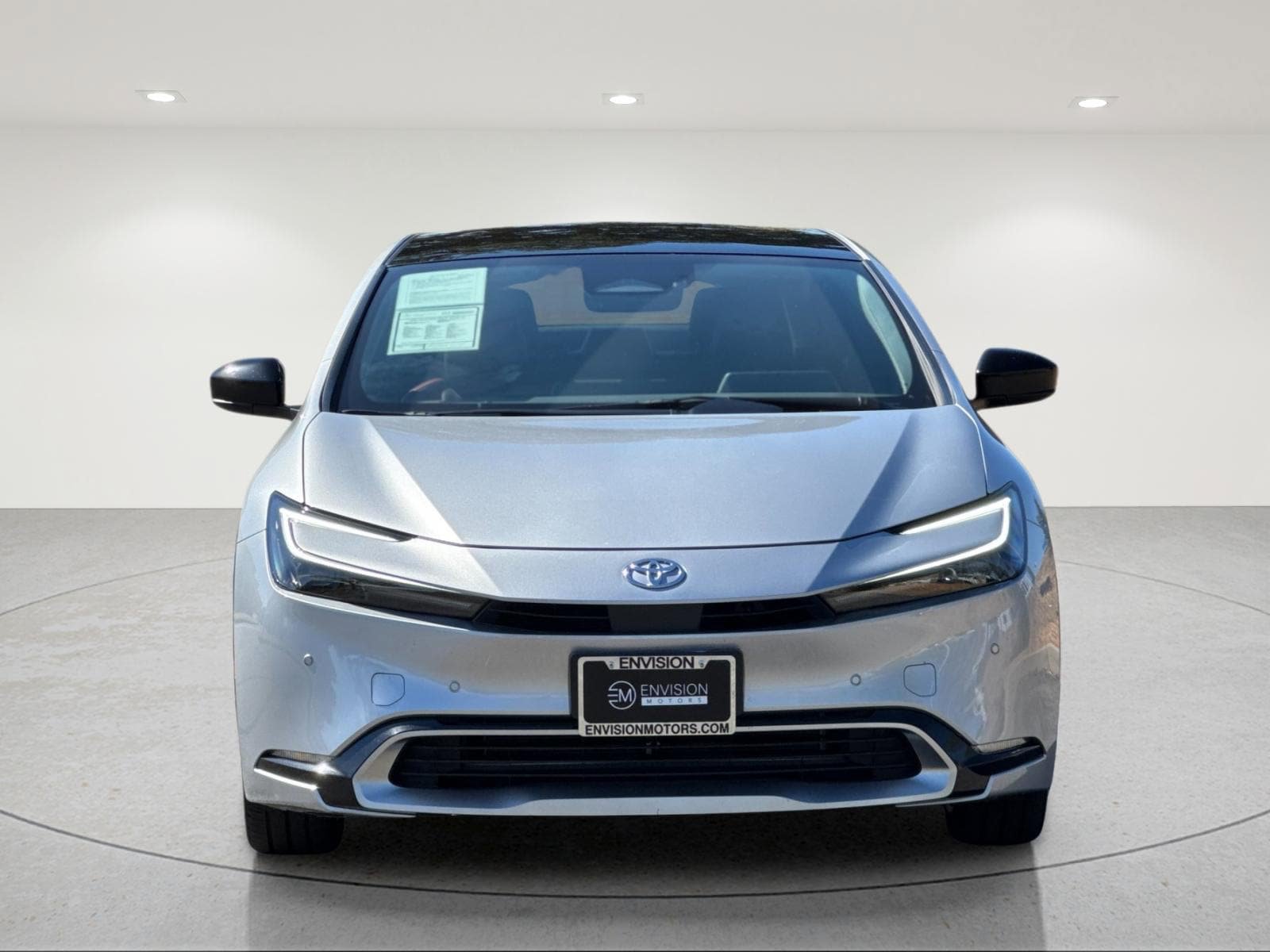 Used 2025 Toyota Prius Plug-In Hybrid FWD image 9