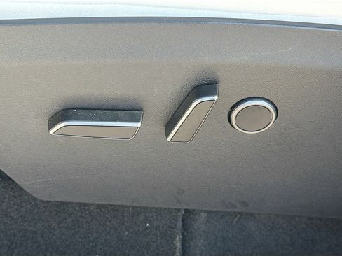 Used 2023 Tesla Model Y Performance AWD/4WD image 25