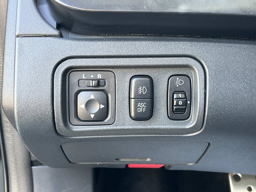 Used 2011 Mitsubishi Eclipse GS FWD image 21