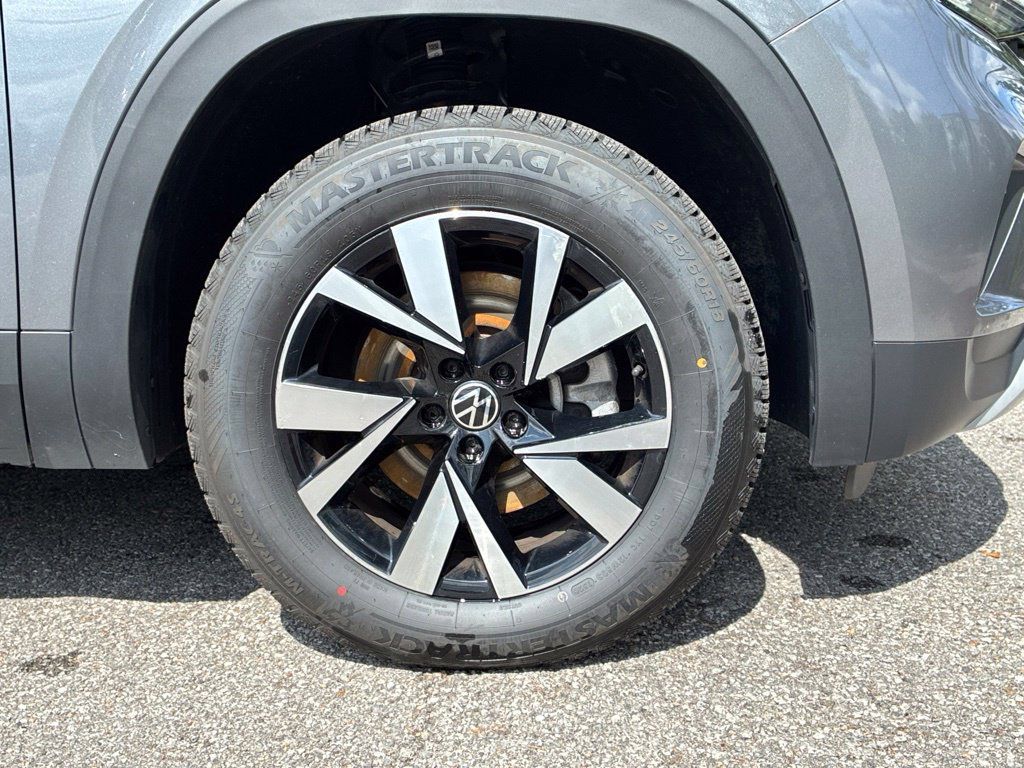 Used 2023 Volkswagen Atlas Cross Sport SE AWD/4WD image 41