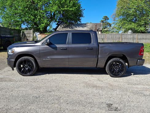 Used 2023 RAM 1500 Laramie AWD/4WD image 2