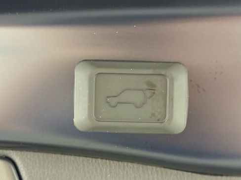 Used 2025 Toyota RAV4 XLE Premium image 12