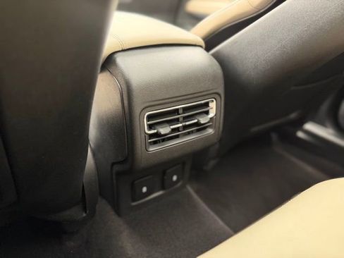 Used 2025 Lincoln Corsair Reserve AWD/4WD image 22