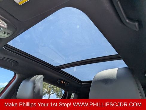 Certified 2025 Jeep Compass Limited w/ Sun & Sound Group AWD/4WD image 19