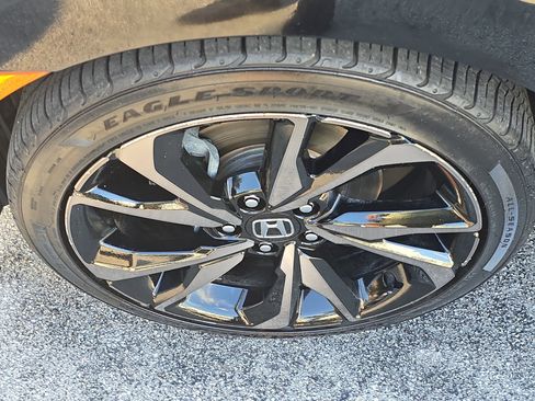 Used 2019 Honda Civic Sport image 9