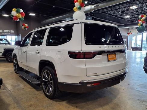 Used 2022 Jeep Wagoneer Series III w/ Premium Group I image 5