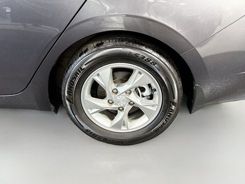 Used 2022 Hyundai Elantra SE FWD image 36
