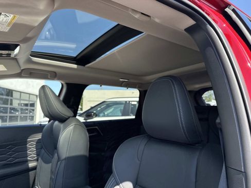 New 2025 Mitsubishi Outlander SEL image 17