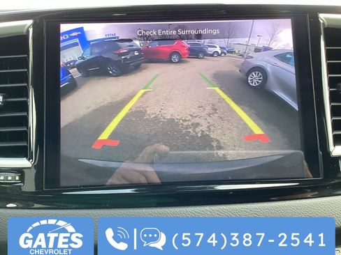 Used 2024 Chrysler Pacifica Touring-L FWD image 22