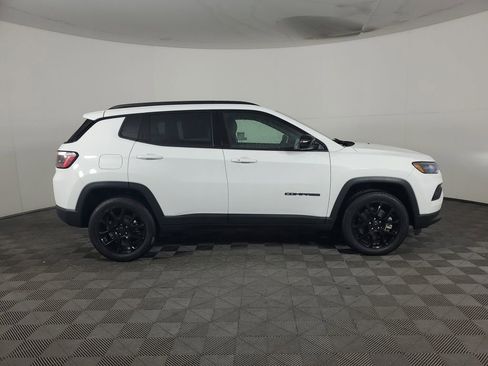 New 2026 Jeep Compass Latitude image 3