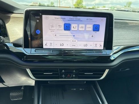 New 2026 Volkswagen Atlas SEL image 12