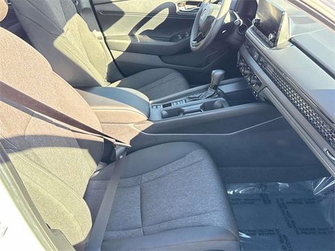 Used 2025 Honda Accord LX image 7