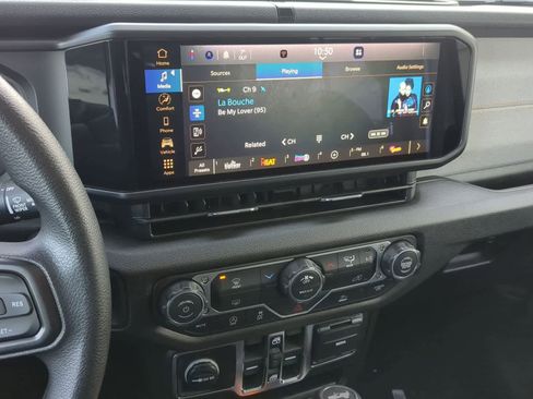 Used 2026 Jeep Wrangler Sport image 33